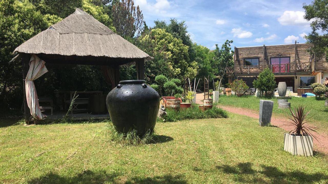 Esprit D'Ailleurs Bed and Breakfast Baillargues Exteriör bild